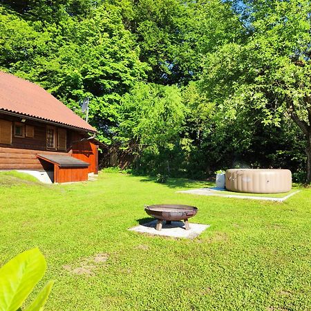 Silent Orchard Villa Naklo Kültér fotó