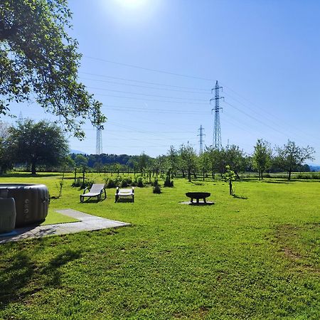 Silent Orchard Villa Naklo Kültér fotó
