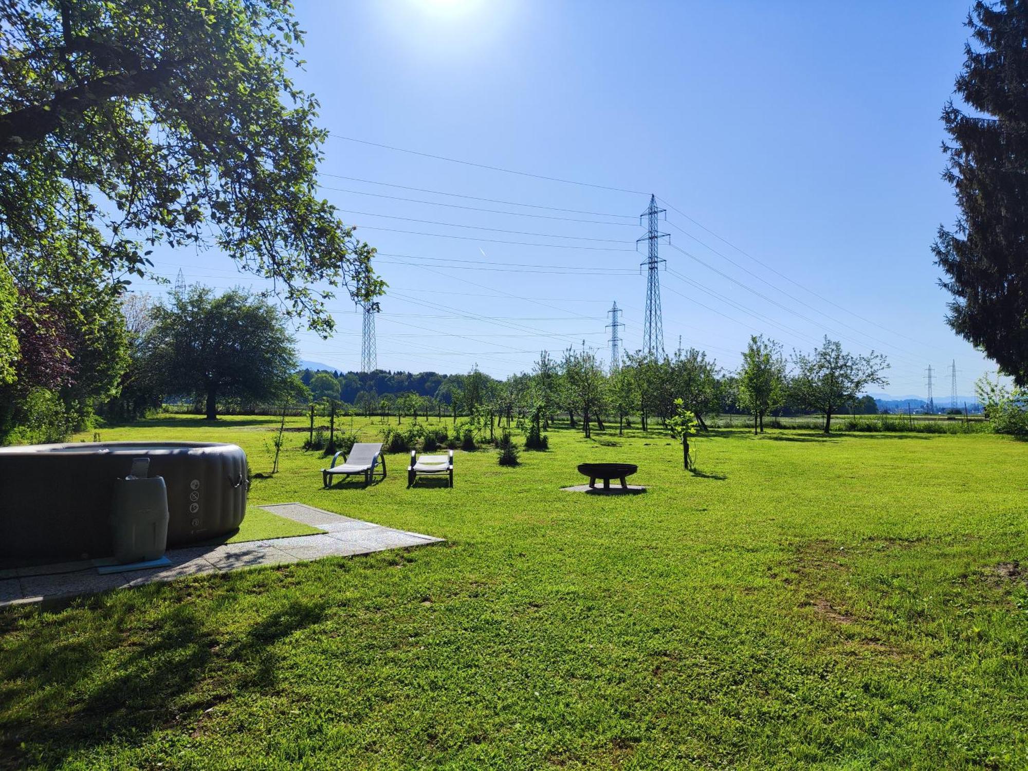 Silent Orchard Villa Naklo Kültér fotó