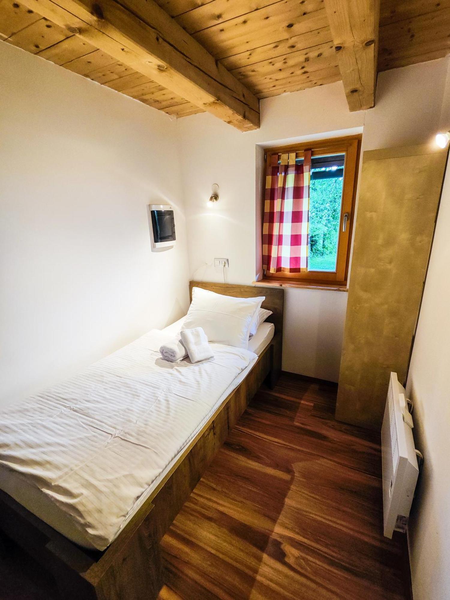 Silent Orchard Villa Naklo Kültér fotó